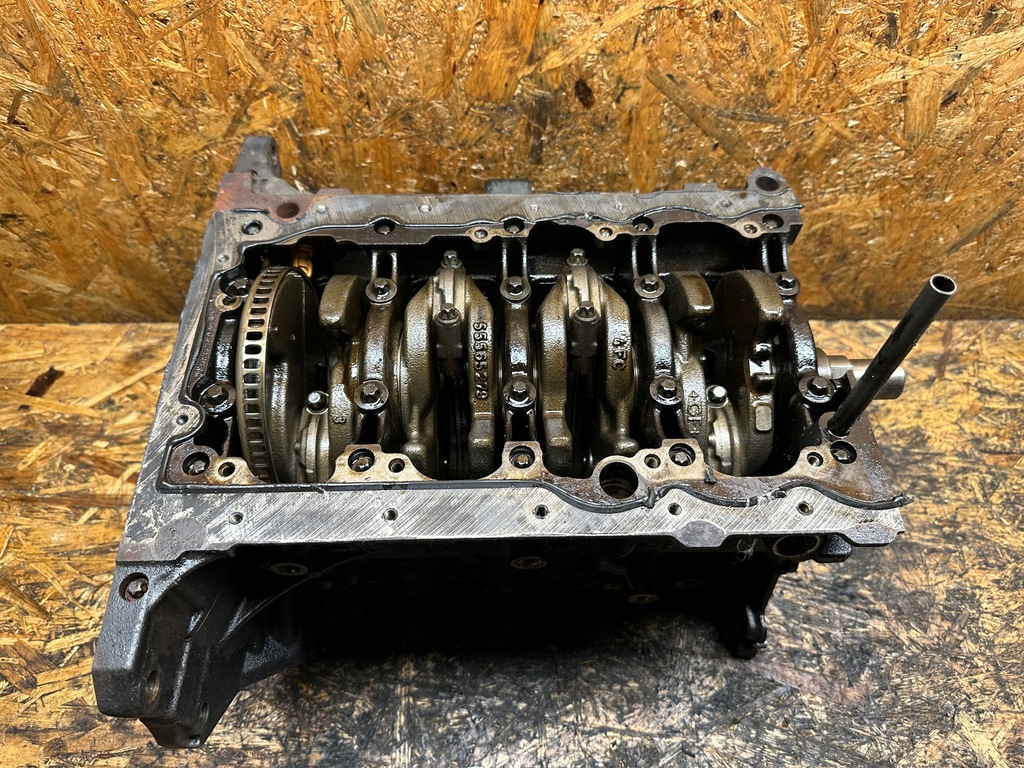 фото №11, Блок двигуна dół wał поршні opel astra j a14nel a14net