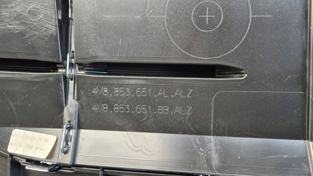 Решётка  радиатора решётка радиатора audi q8 4m8 хром оригинальный номер 4m8853651al am bb оригинал. новая !! Цена