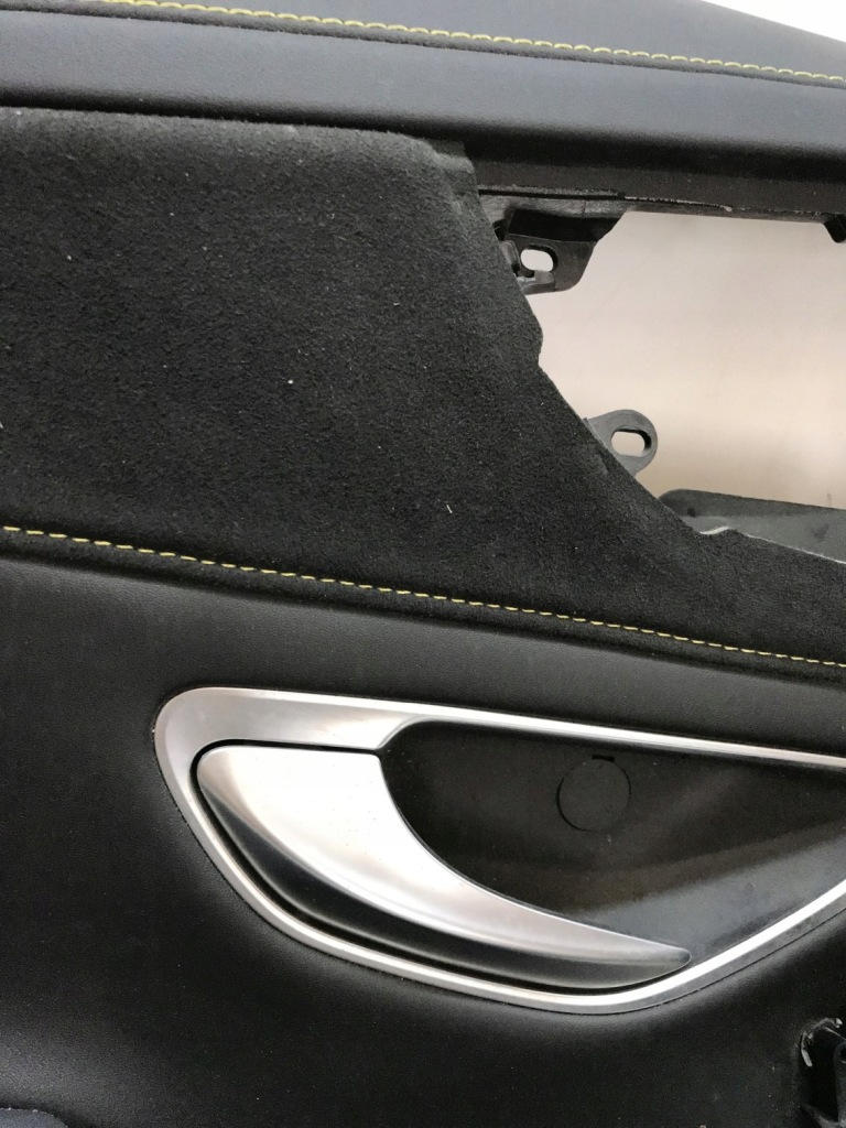 Mercedes w205 кабріолет  amg обшивка двері ліва Київ