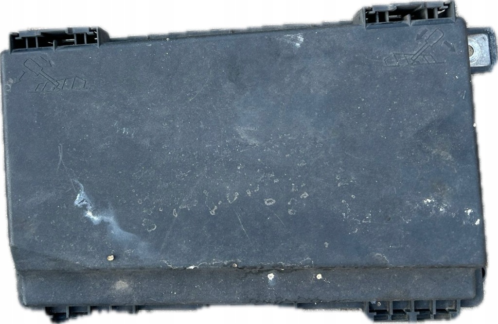 Купити Opel astra 3 коробка запобіжників 13268304