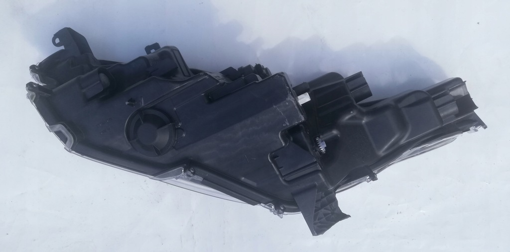 фото №7, Toyota yaris iv 19- лампа правая передняя