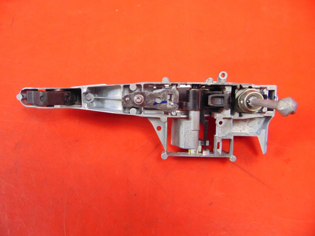 фото №3, Peugeot 2008 i ручка дверь левая перед kwe