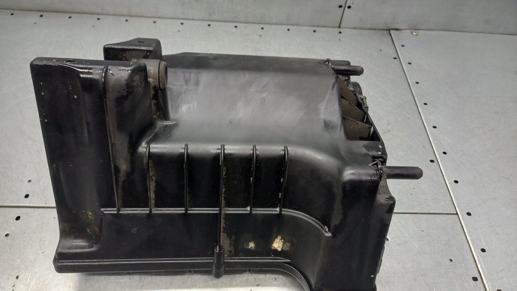 Корпус фільтра повітря mercedes benz a140 w168 99r 1.4b a1660940004 Недорого