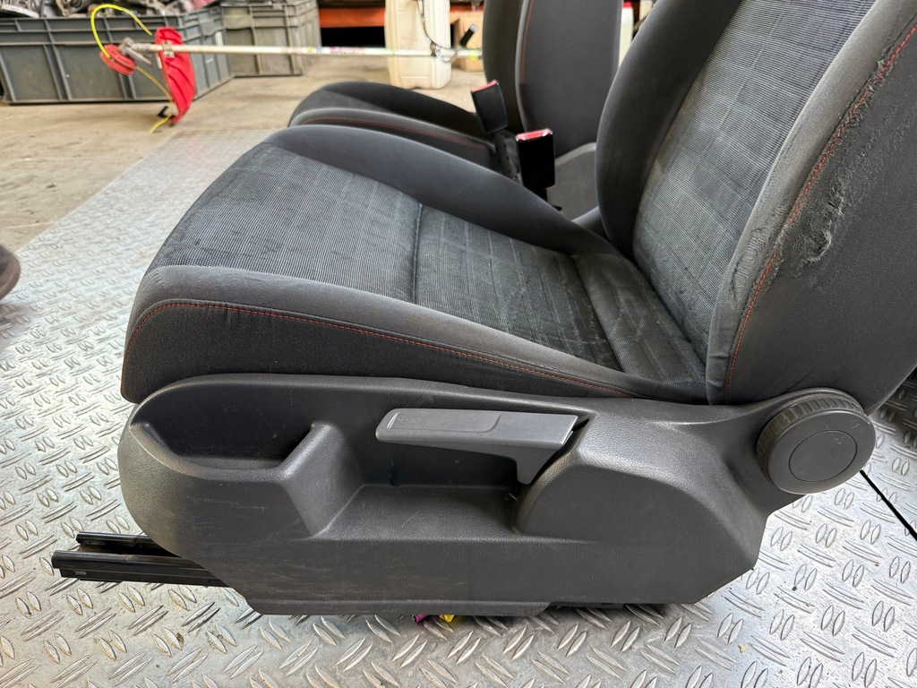 фото №10, Golf v plus 05- сидіння заднє сидіння комплект