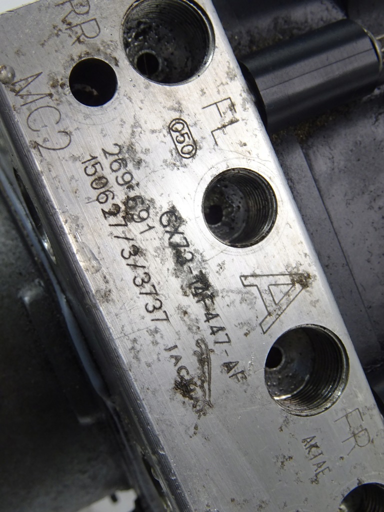 фото №9, Jaguar xe x760 2.0 d насос гальмівна блок керування abs кронштейн gx73-14f-447