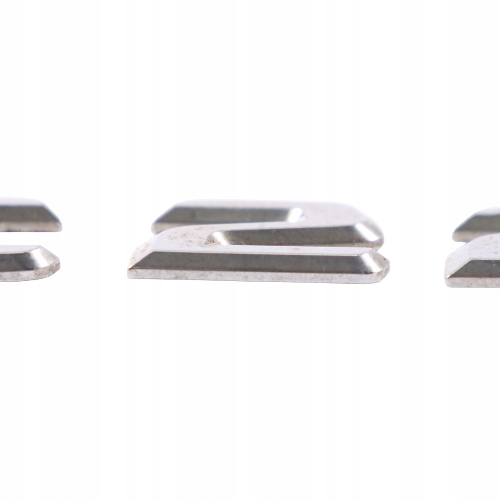 фото №10, Mercedes w204 c209 надпись обозначение задний крышки багажника c220 a2098170915