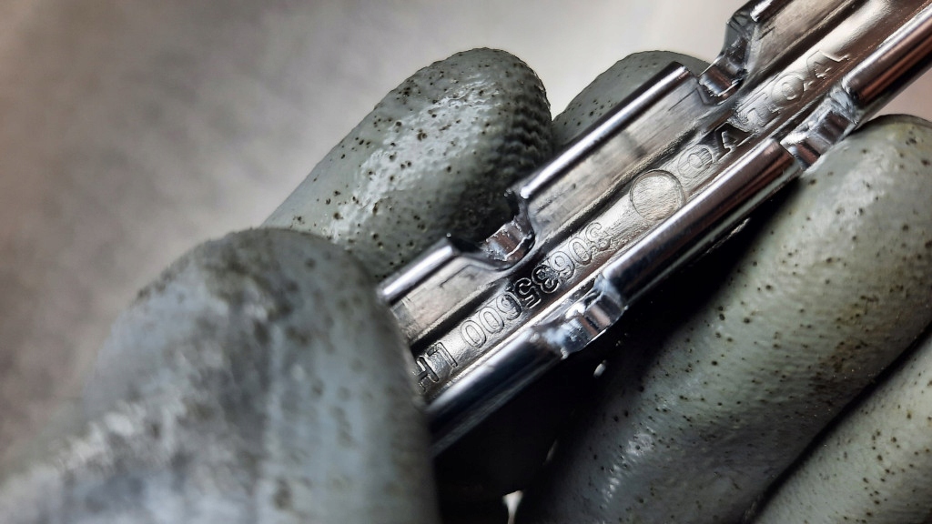 фото №7, Молдинг хром левая volvo xc90 lift 30635600