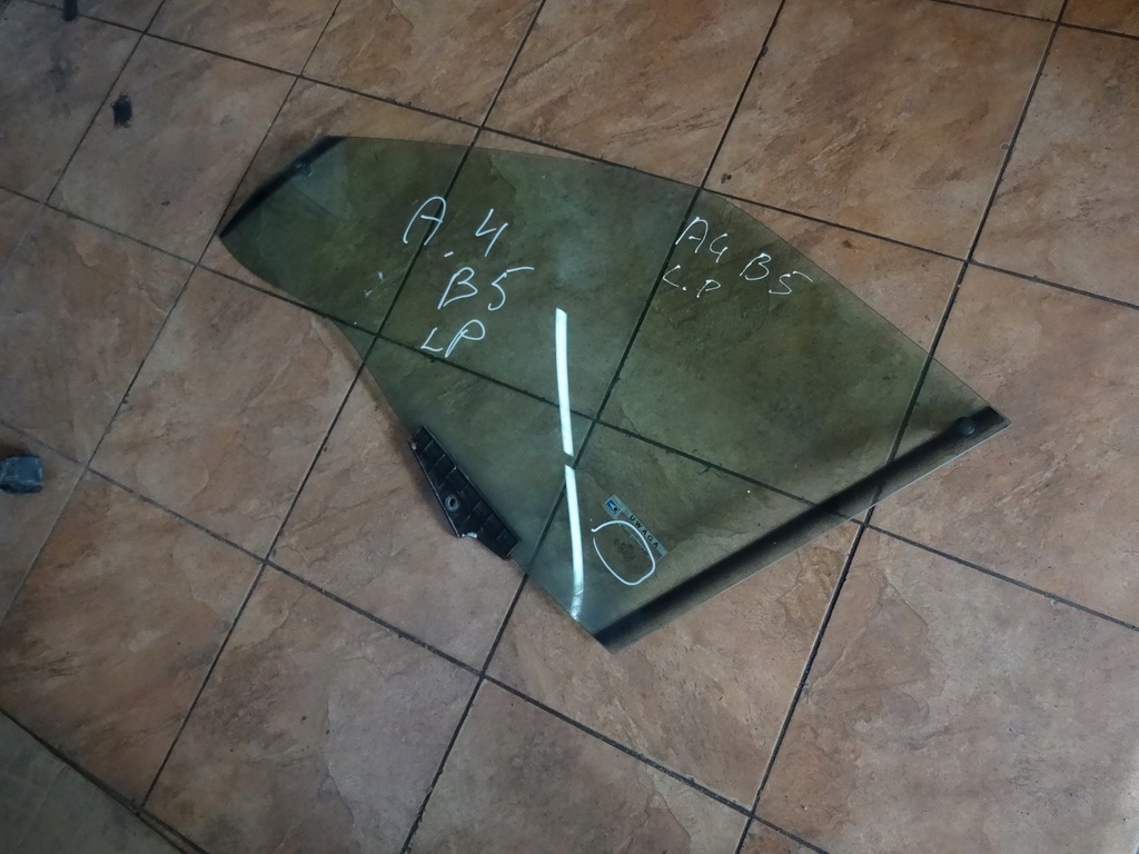 фото №3, Audi 80 стекло дверь левый перед 2