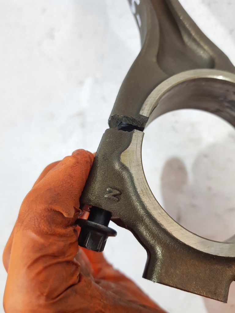 фото №8, Поршень шатун n18 jaguar e-pace land rover 2.0t pt204