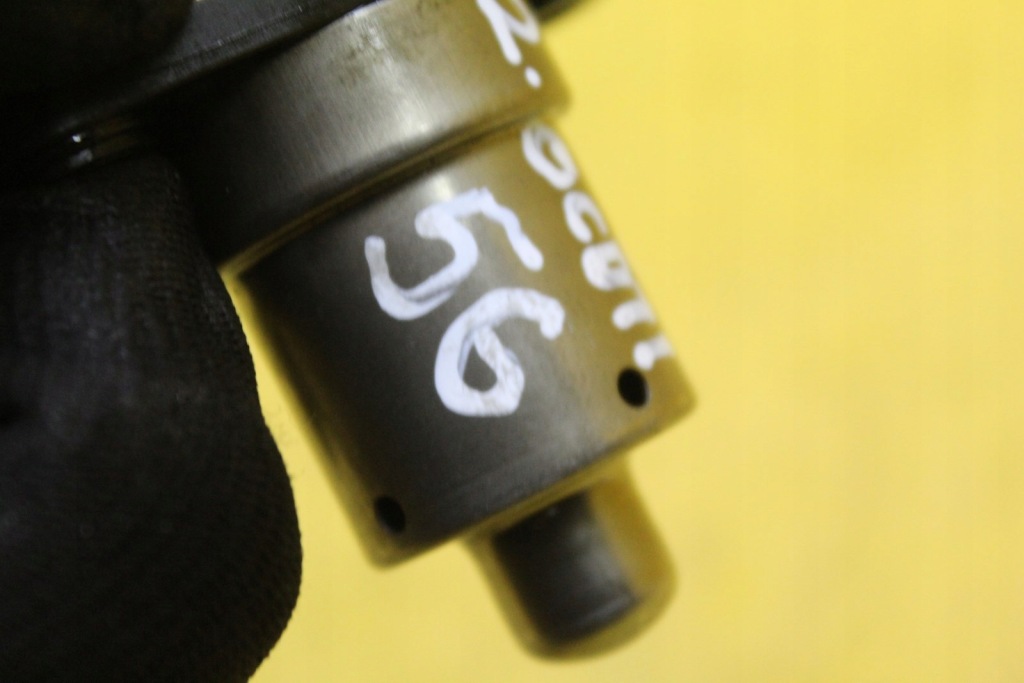 Купити Датчик рівня оливи saab 95 2.0 cdti 55575097