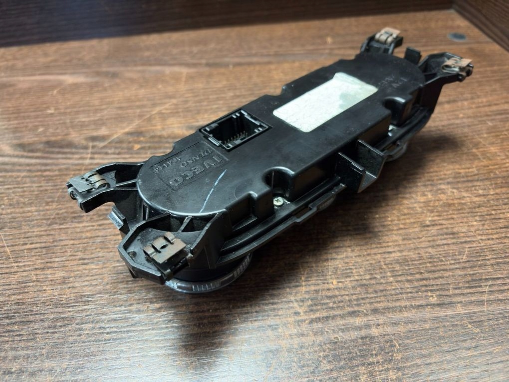 Панель кондиционера iveco daily 6th gen 104144 с Разборки