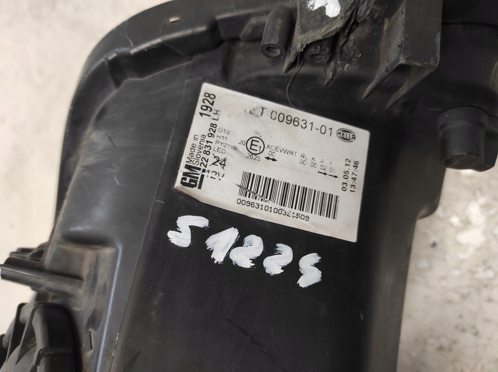 Opel insignia a 08-13 лампа левая перед ксенон 22831928 Оригинал