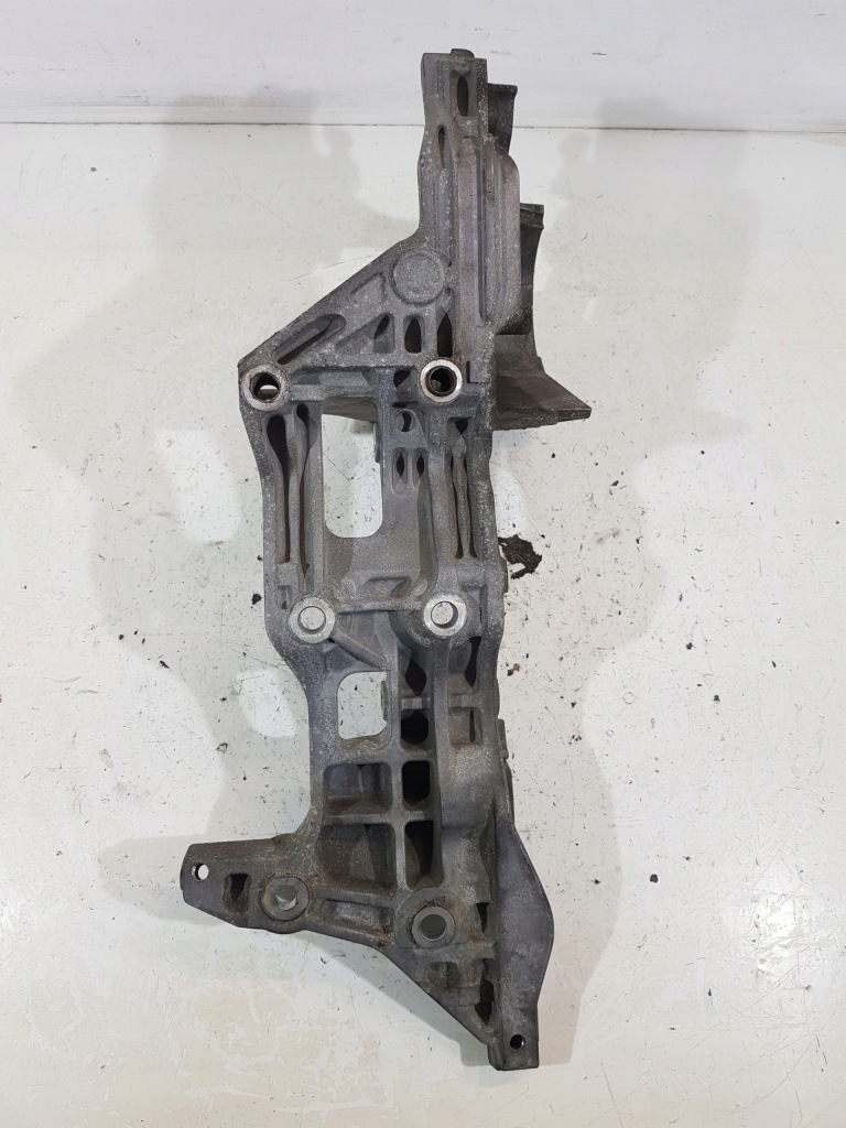 Купить Кронштейн кронштейн генератора 04l903143d vw audi skoda a6 a4 2.0 tdi