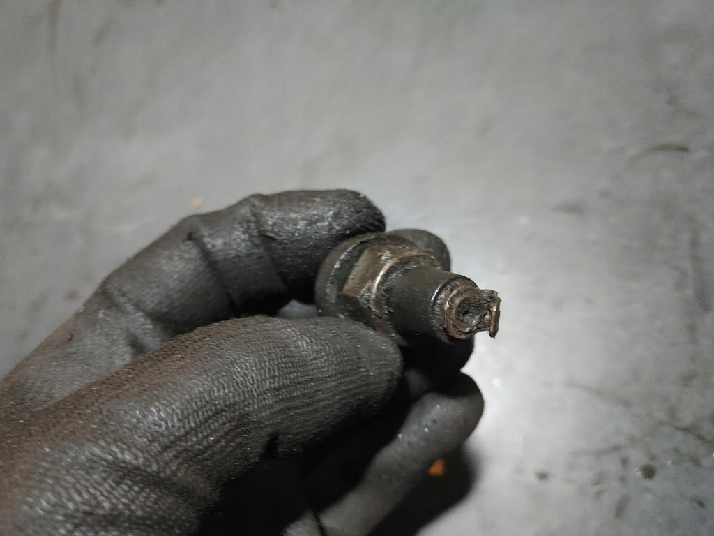 фото №11, Fiat 126 600 maluch старый тип двигателя 600 датчик давления масла оригинал