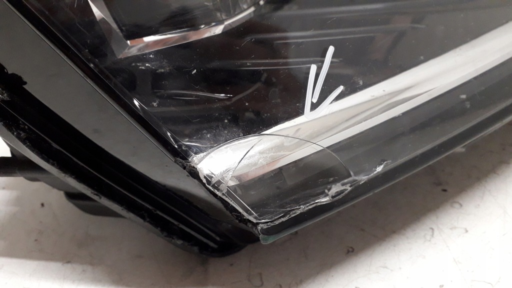 Octavia 3 3 рестайлинг  16- фара правая перед full led Доставка