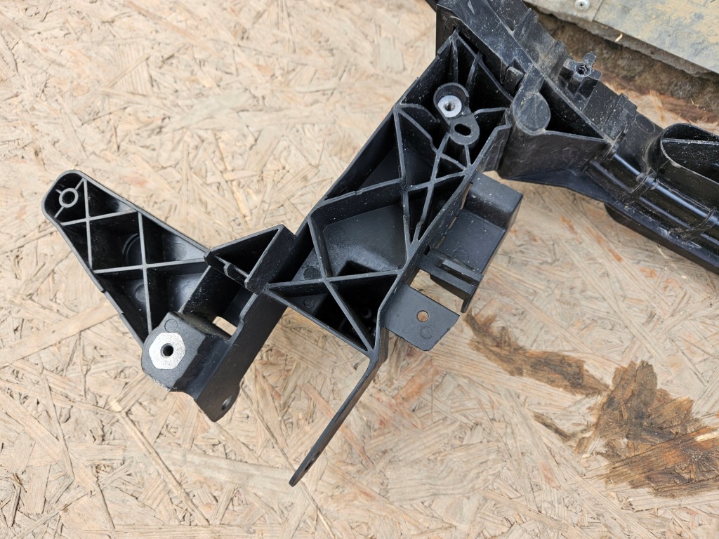 фото №8, Mercedes w247 cla b-klasa pas передний усилитель