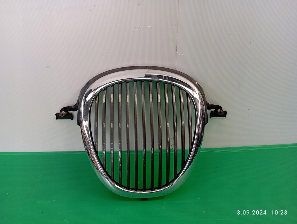 фото №1, Решітка радіатора решітка радіатора хром jaguar s-type xr83-8a133