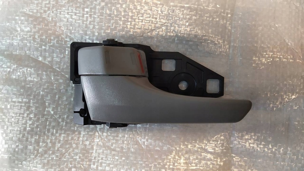 фото №1, Sienna 2011- ручка внутренняя дверь левый перед