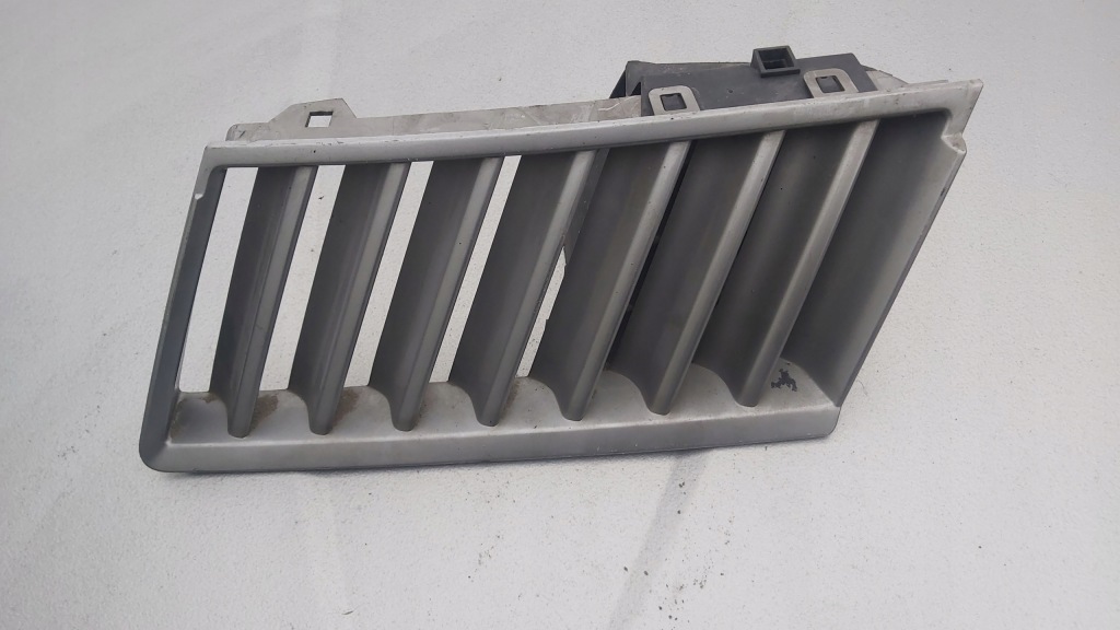 фото №1, Решётка радиатора решётка радиатора левый renault vel satis 8200096824
