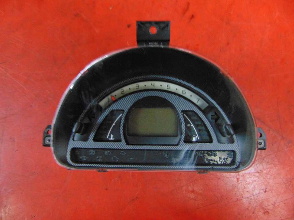 фото №1, Citroen c3 pluriel 1.4 hdi счетчик приборы eu