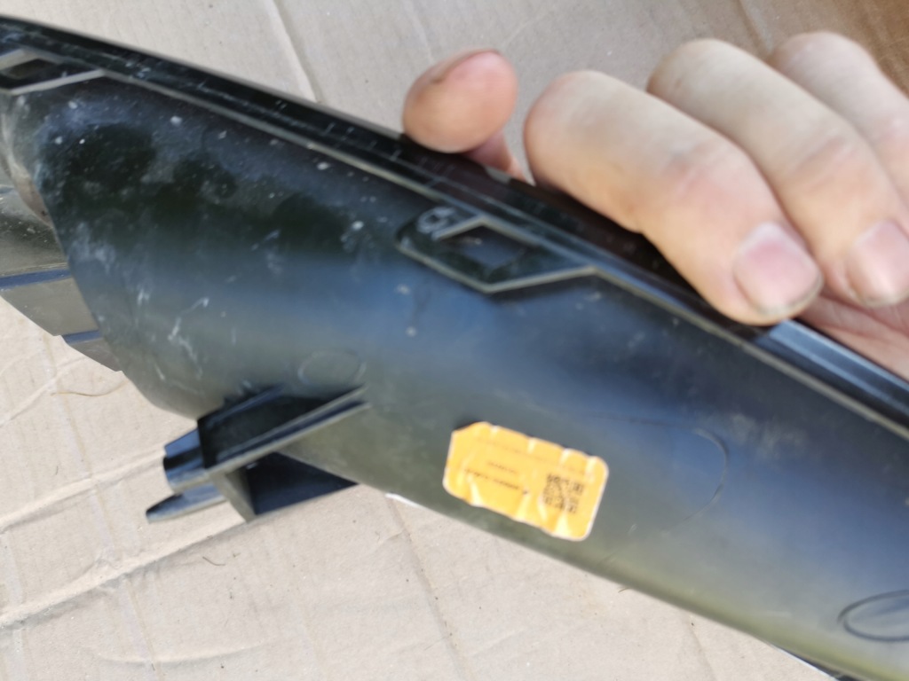 Hyundai i30 рестайлінг  решітка бампера права 86564-g4520 Ціна