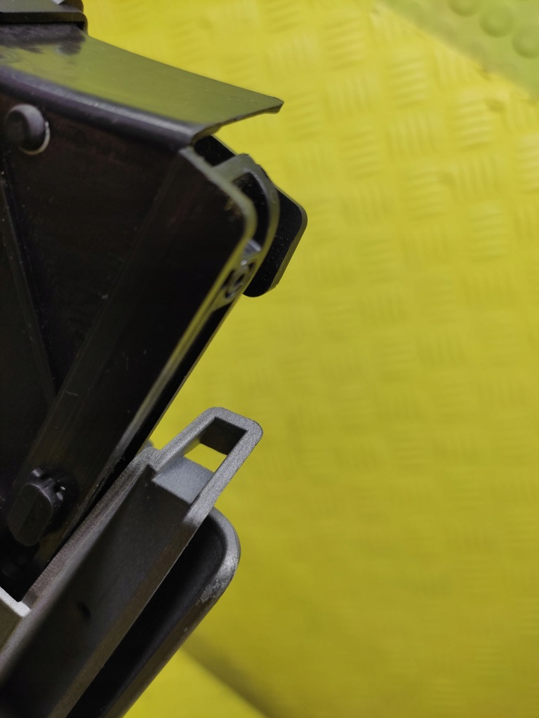 фото №10, Audi a6 c6 консоль туннель средний 4f1864261