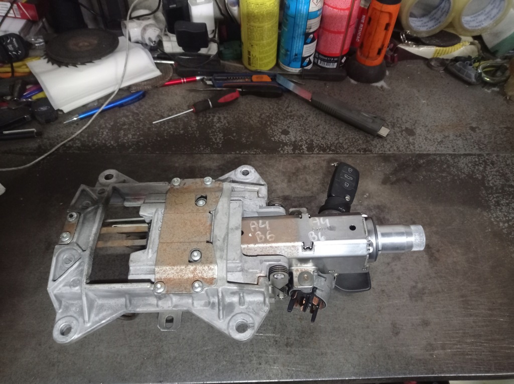 фото №1, Audi a4 b6 - замок зажигания ключ складной ключ колонка