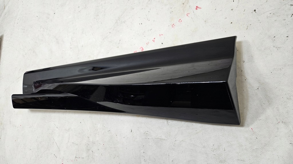 фото №5, Молдинг дверь левый задняя aston martin dbx ny83-23985-aa