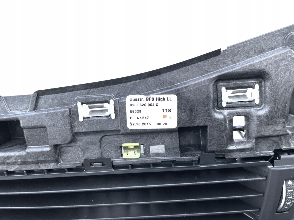 фото №16, Решітка обдув панелі консолі audi a4 a5 8w1820902c