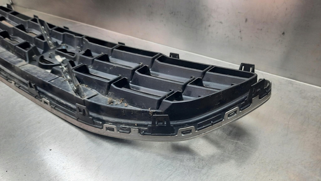 фото №12, Решётка радиатора решётка радиатора решётка радиатора оригинальный номер 31353120 volvo v40 ii 12-19r повреждённый
