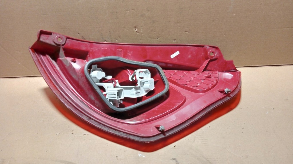 фото №6, Ford fiesta mk7 лампа задняя левая 5d