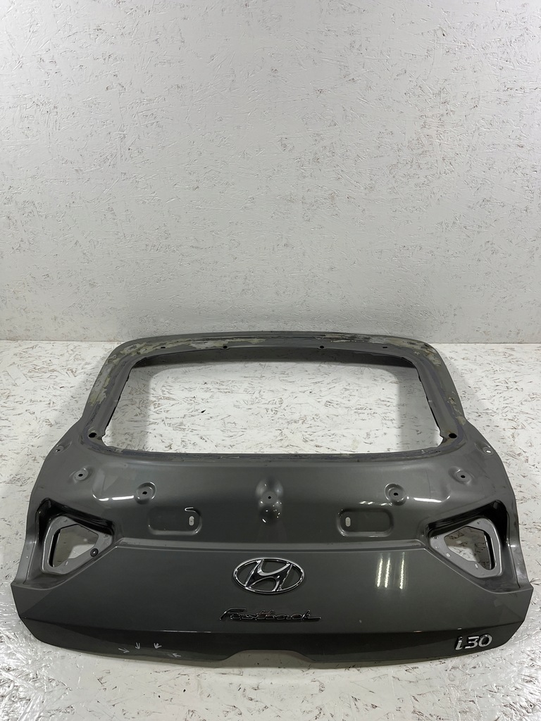 фото №1, Hyundai i30 fastback 2017- крышка багажника задняя