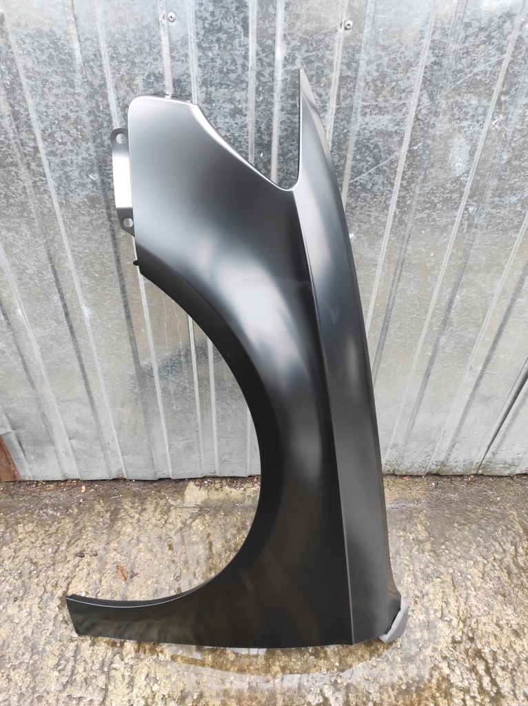 Крыло  правый  или левое  audi a3 8v hb алюминий новый к покраска Цена