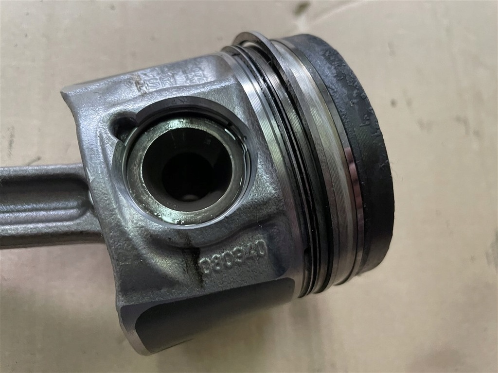 фото №8, Поршень + шатун renault trafic iii 3 1.6 dci 14-19r 2016r