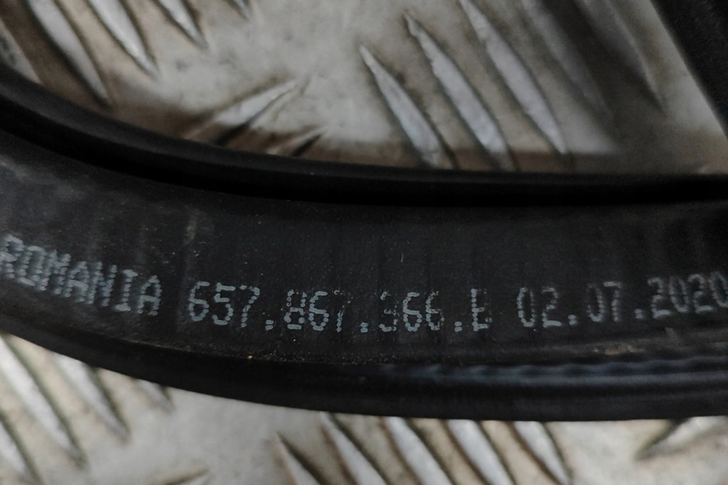 фото №6, Skoda scala передняя правая прокладка дверь резиновый 657867366b 2021 23991013