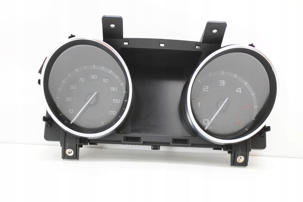 фото №9, Счетчик приборы jaguar xe 2.0 d 204dtd механическая коробка передач anglik gx7310849bf