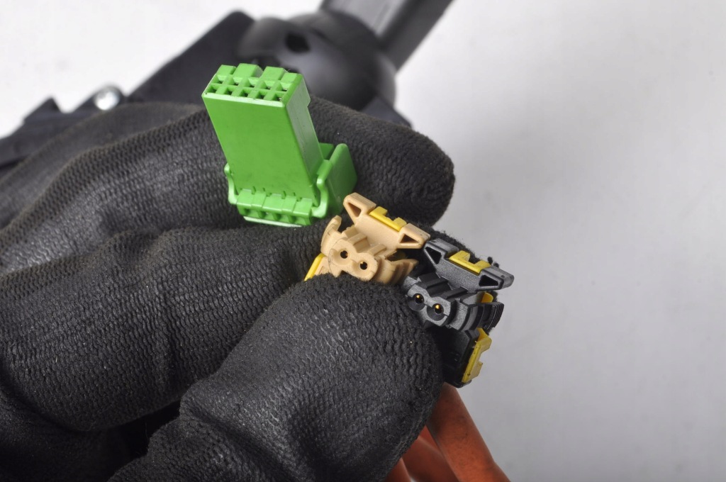 фото №6, Volvo c30 переключатель комбинированный 30798629 лента