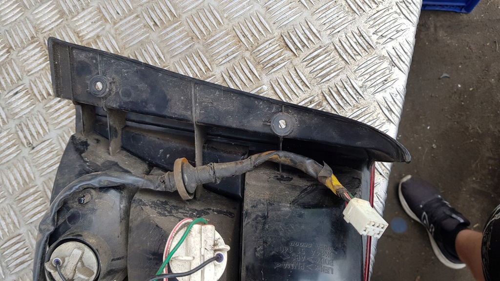 фото №12, Kia rio лампа задняя левая правая kombi