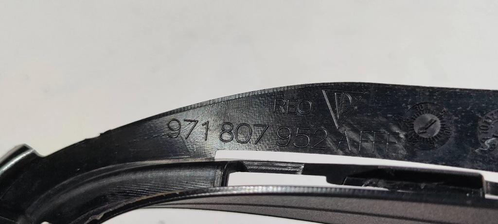 фото №7, Молдинг бампера задняя заднего рамка выхлоп правая porsche panamera 2017-