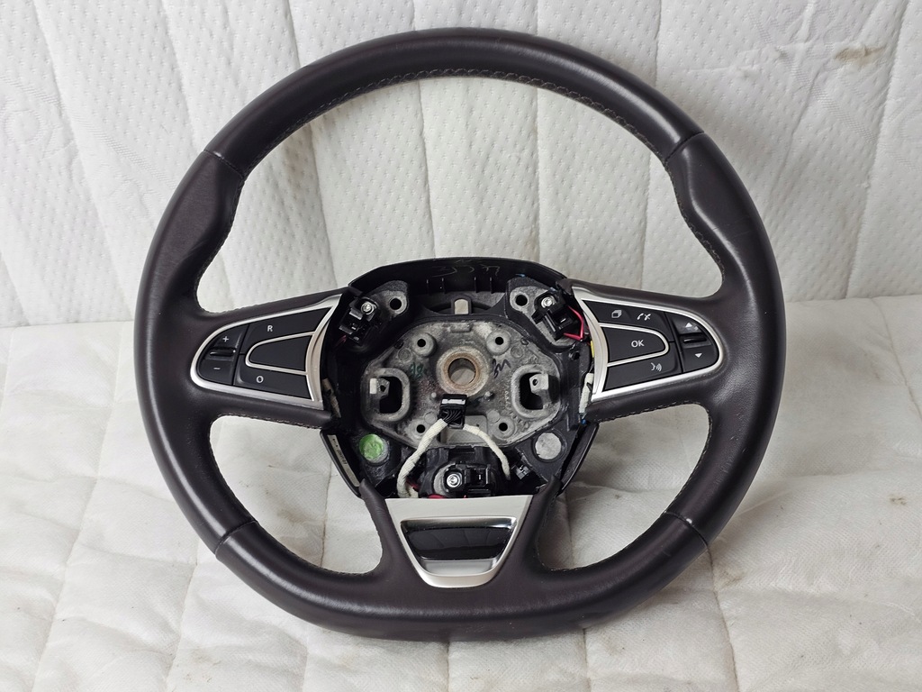 фото №1, Воздуховод кожа мультифункция renault espace v 484000726r