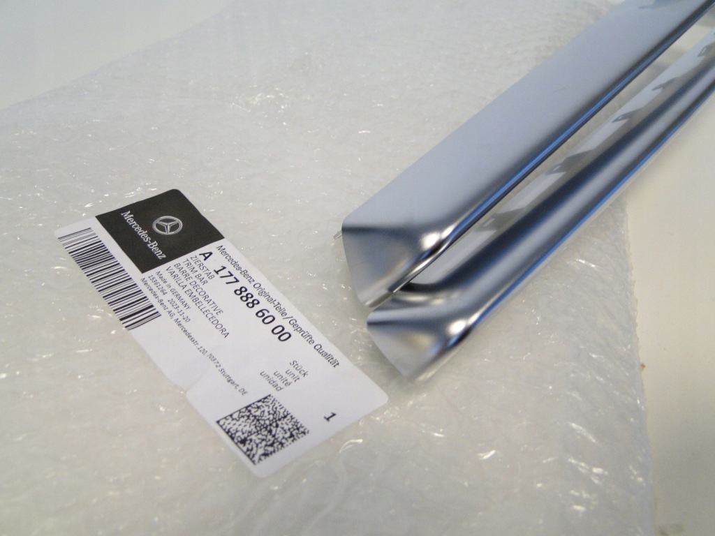 Mercedes решітка радіатора amg ламель середній молдинг декоративна a klasa 177 w177 в Україні