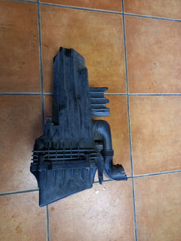 фото №1, Корпус фильтра воздуха ford fiesta mk7 b-max ,ka plus c1b1-9600-ac