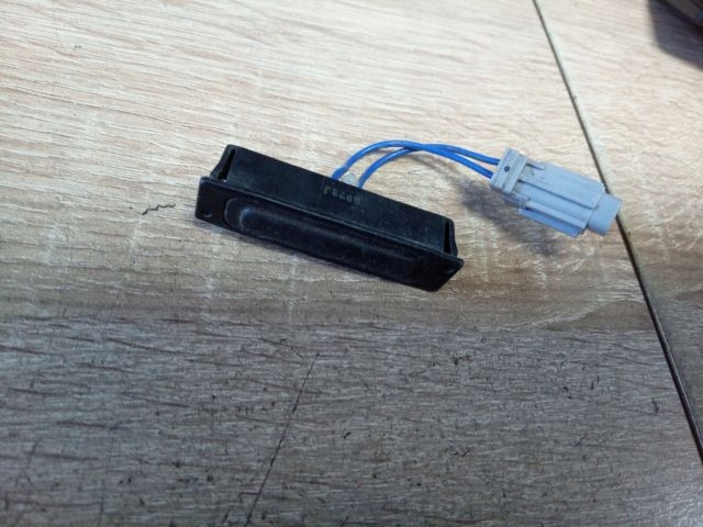 фото №1, Nissan note e11 мікровимикач кришки задній switch кнопка oryg