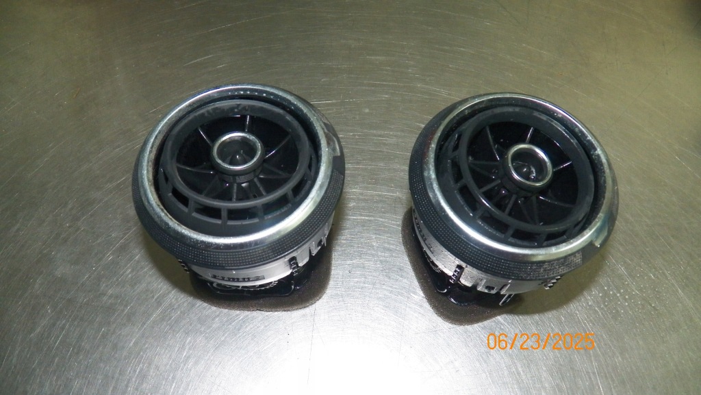 фото №1, Решітка обдув audi a3 8v 8v0820901