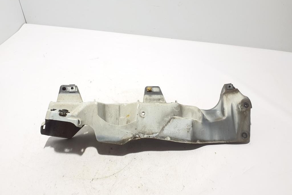 фото №1, Кронштейн передній правого крила renault