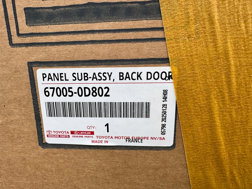 фото №6, Крышка багажника багажника toyota yaris cross 67005-0d802 nowa