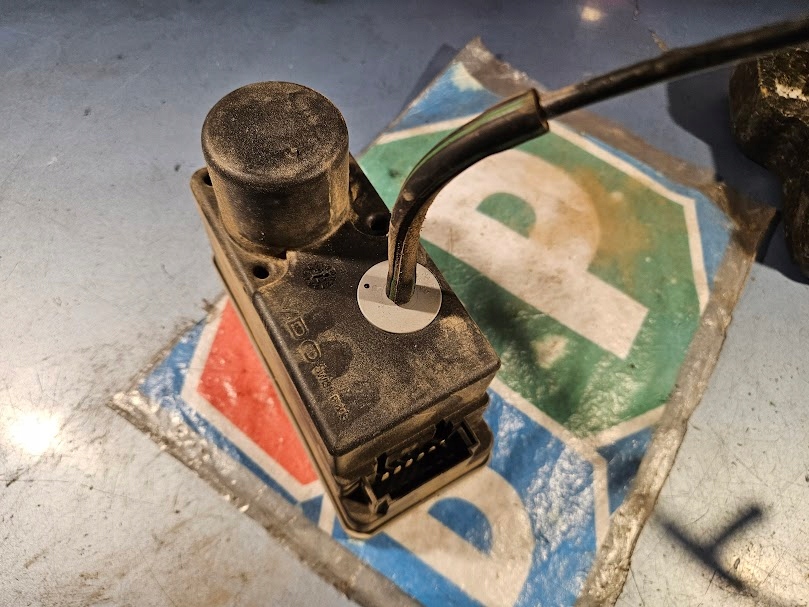 фото №6, Модуль помпа замка центрального привід vw golf iii 1h0962257 1h0962263