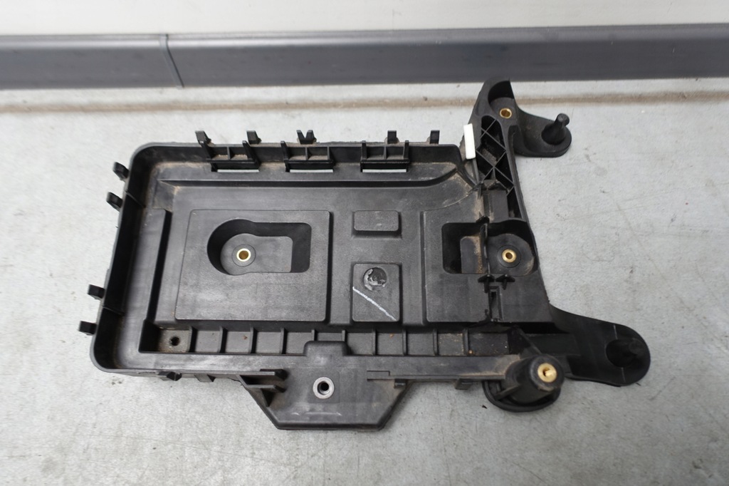 фото №1, Vw golf v passat jetta основание аккумулятор