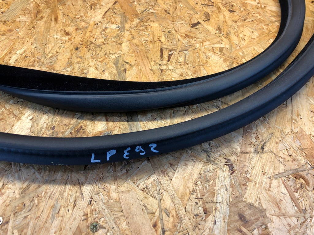 фото №7, Bmw e92 coupe прокладка двері ліва