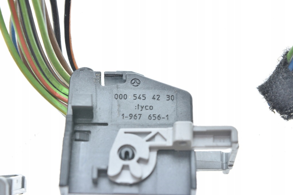 Роз'єми модуля комфорту mercedes vito w639 6395450201 a6395450401 Недорого